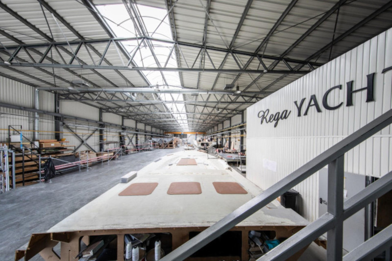 PL1405 REGA YACHT