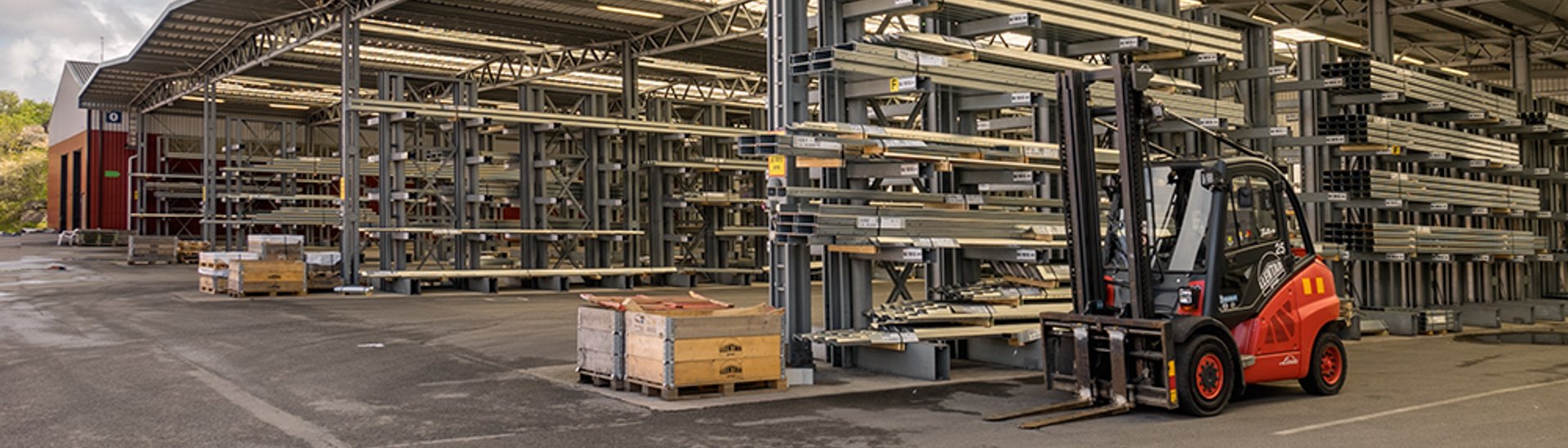 LLENTAB steel profile storage in Kungshamn